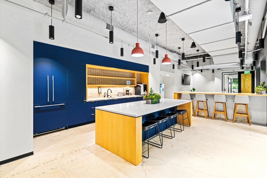 More Photos Of 2800 28th St, Santa Monica Office For Lease