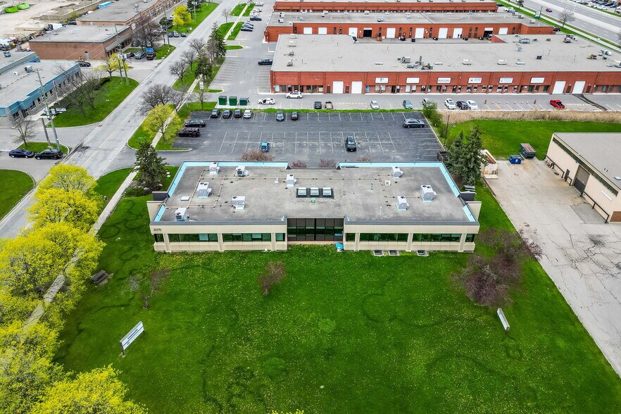 More Photos Of 220 Advance Blvd, Brampton Office For Sale