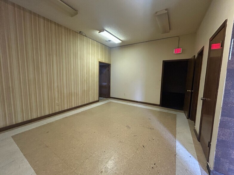 More Photos Of 7555 Morley St, Houston Office Residential For Sale