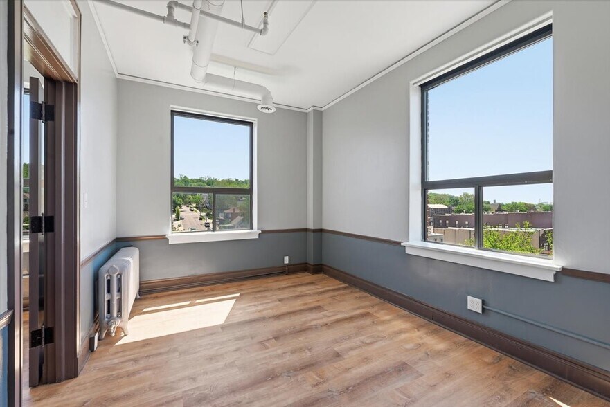 More Photos Of 500 Willow Ave, Council Bluffs Office For Lease