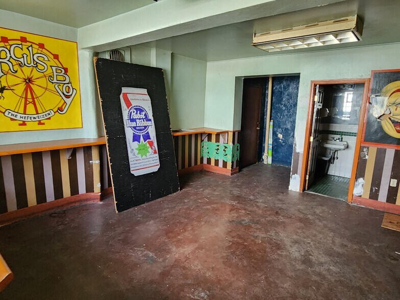 More Photos Of 1600 Bingham St, Pittsburgh Bar For Sale