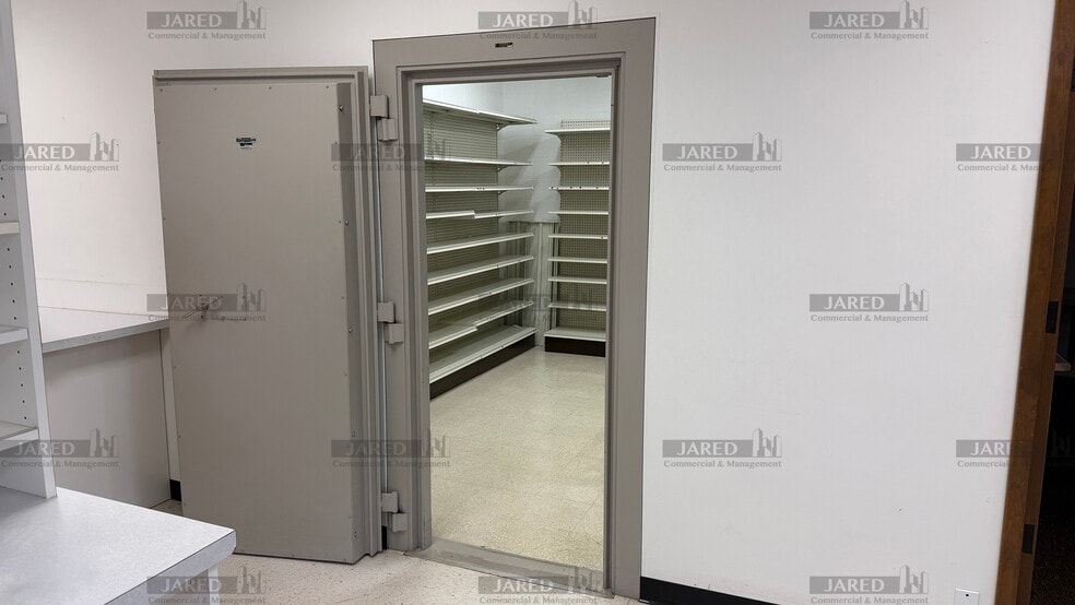 More Photos Of 509 S Union Ave, Springfield Light Distribution For Sale