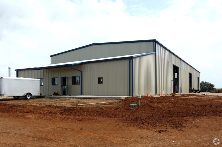 More Photos Of 685 Corgey Rd, Pleasanton Manufacturing For Lease