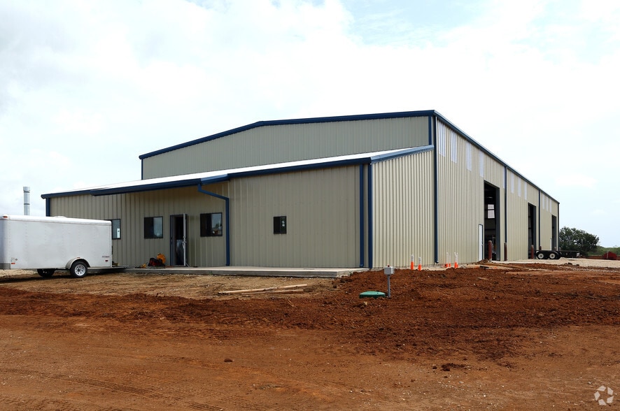More Photos Of 685 Corgey Rd, Pleasanton Manufacturing For Lease