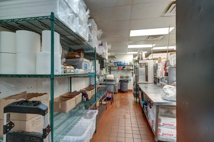 More Photos Of 351 Southland Dr, Lexington Fast Food For Sale