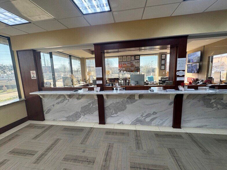 More Photos Of 7604 Kempwood Dr, Houston Light Distribution For Lease