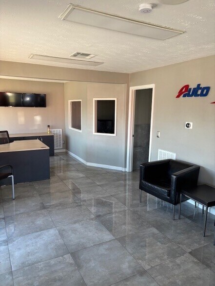 Primary Photo Of 915 Spencer Hwy, South Houston Auto Dealership For Lease