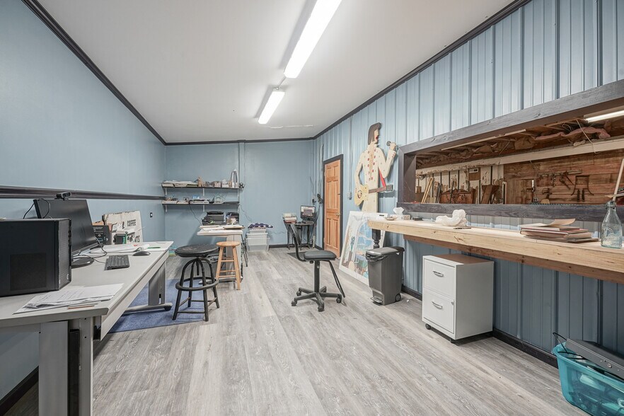 More Photos Of 461 Three Bridge Rd, Newfield Industrial For Sale