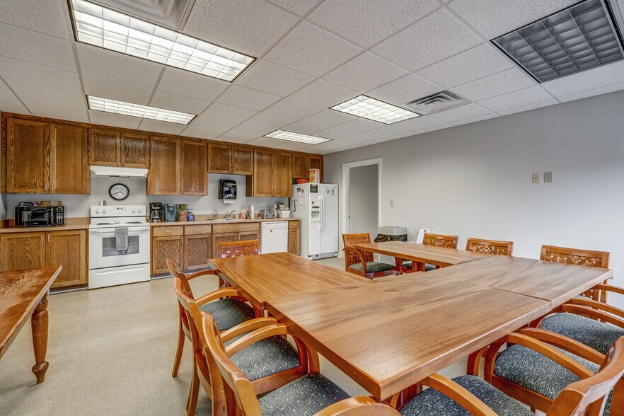 More Photos Of 95 Zion Station Ct, Troy Flex For Sale