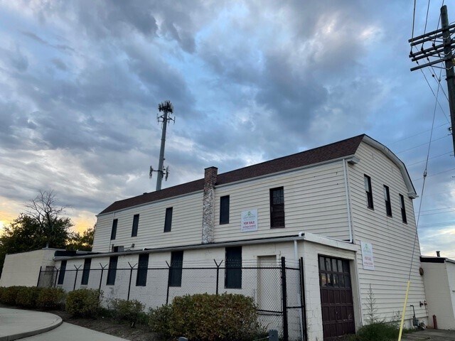 More Photos Of 18624 Syracuse Ave, Cleveland Warehouse For Sale