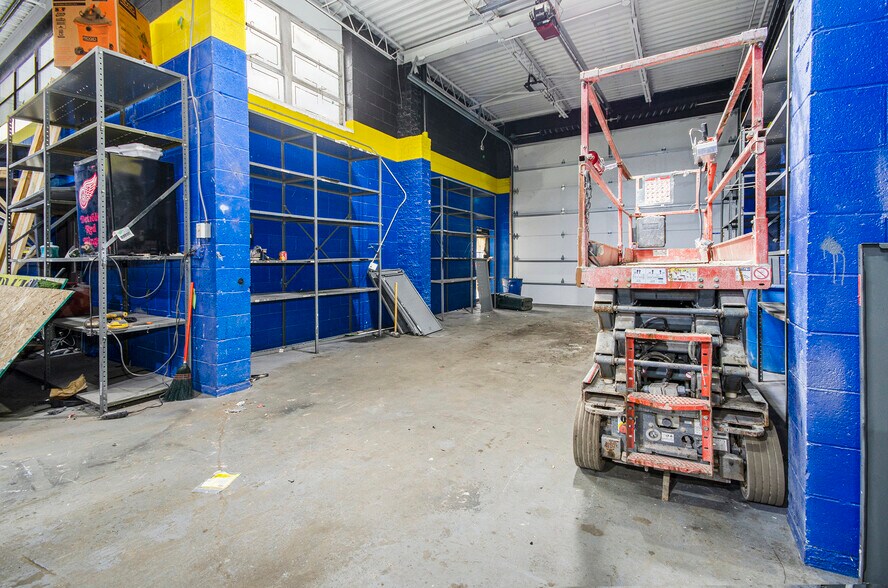 More Photos Of 25315 Kean St, Dearborn Industrial For Lease