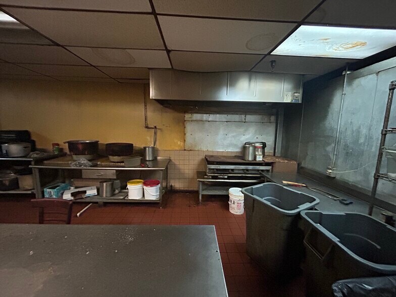 More Photos Of 8 Tech One Dr, Monroeville Restaurant For Lease
