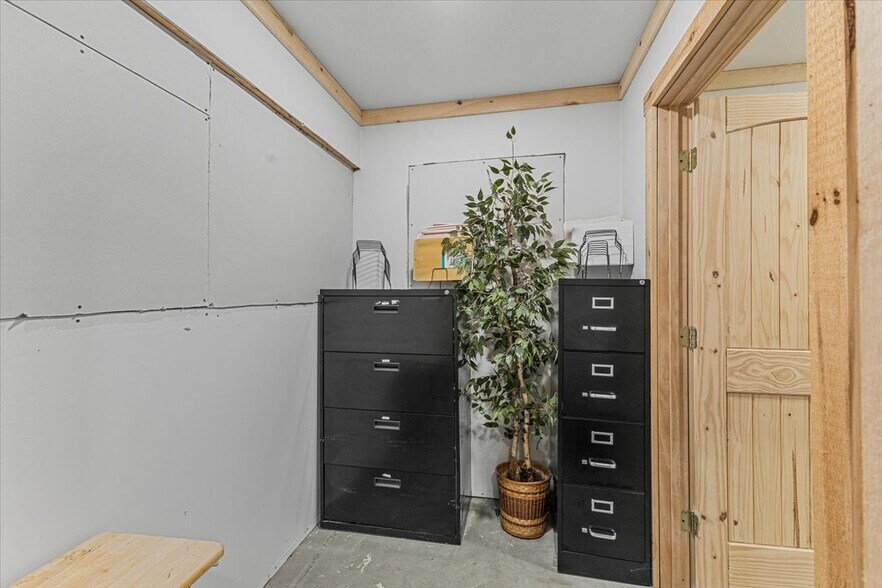 More Photos Of 241 Industrial Park Rd, Mountain City Warehouse For Sale