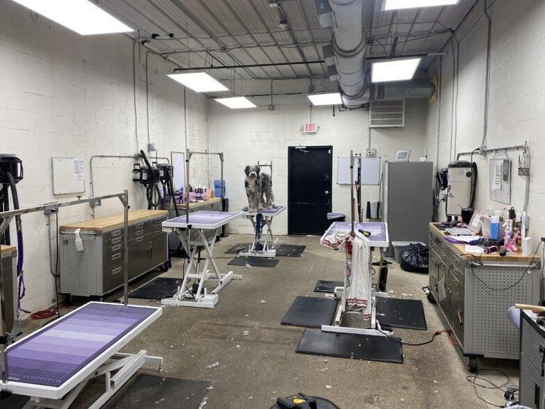 More Photos Of 485 N Mount Juliet Rd, Mount Juliet General Retail For Sale