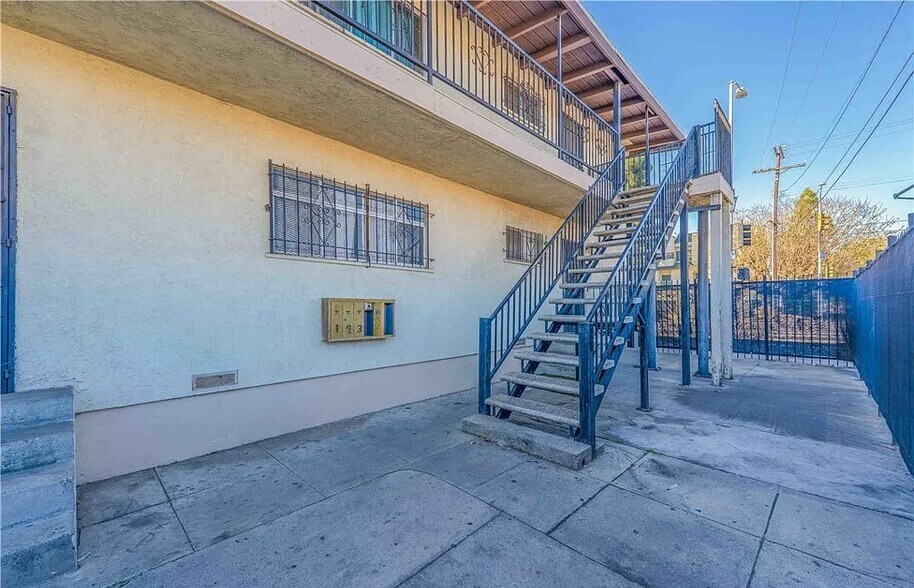 More Photos Of 254 W 83rd St, Los Angeles Apartments For Sale