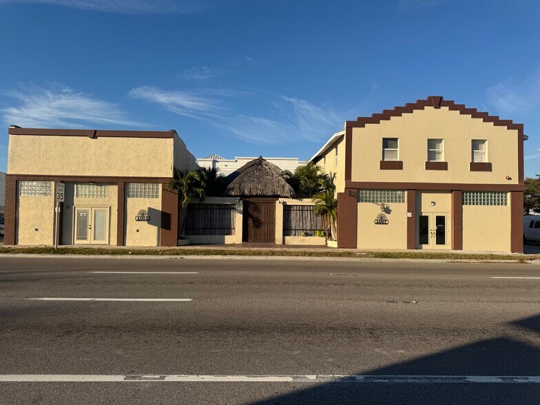 More Photos Of 1007 Manatee Ave, Bradenton Storefront Retail Office For Sale