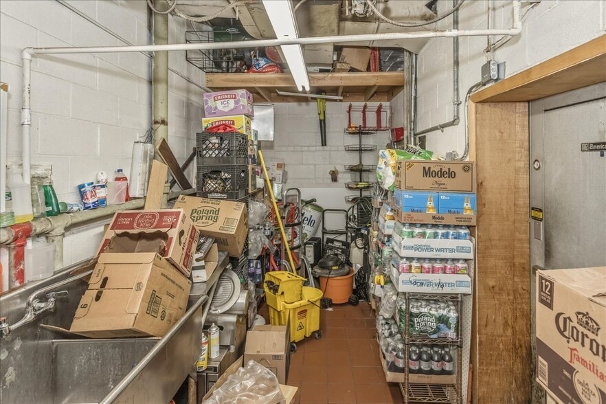 More Photos Of 535 Vanderbilt Ave, Staten Island Carwash For Sale