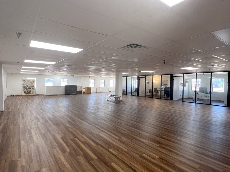 More Photos Of 3940 N Panam Expy, San Antonio Industrial For Lease