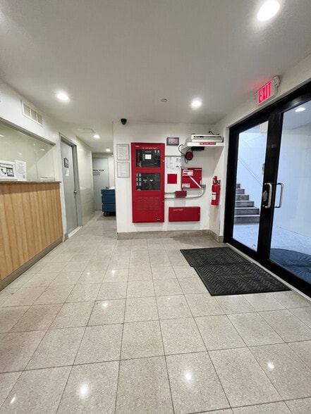 More Photos Of 536 39th St, Brooklyn Hotel For Sale