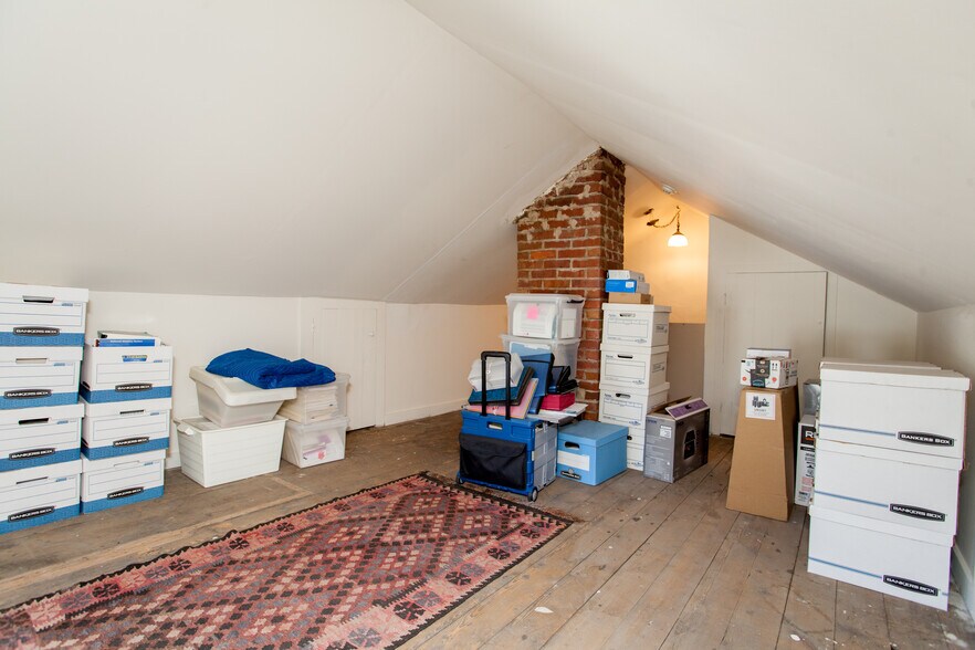 More Photos Of 24 N Main St, Lambertville Office For Sale