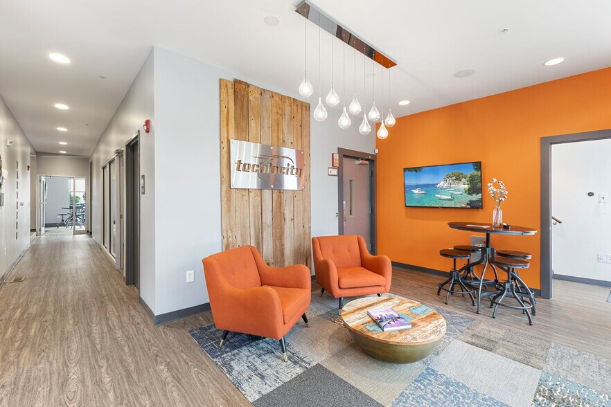 More Photos Of 1828-1834 Central Ave, Indianapolis Loft Creative Space For Sale