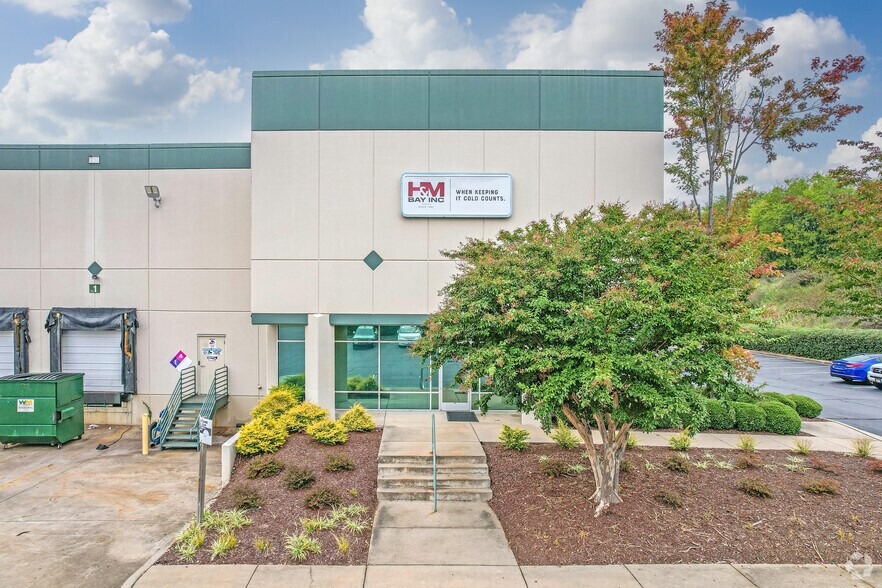 More Photos Of 9310 D Ducks Ln, Charlotte Warehouse For Lease