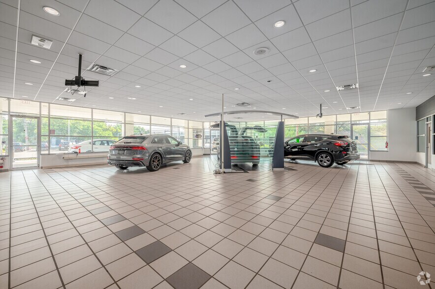 More Photos Of 940 Babbitt Rd, Euclid Auto Dealership For Sale