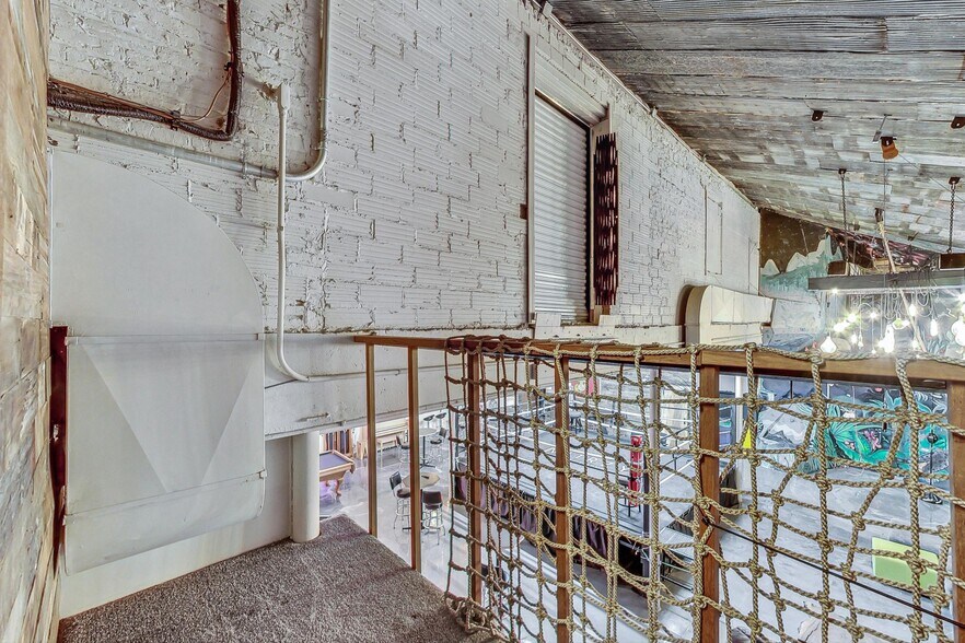 More Photos Of 3693-3705 W Grand Ave, Chicago Warehouse For Sale