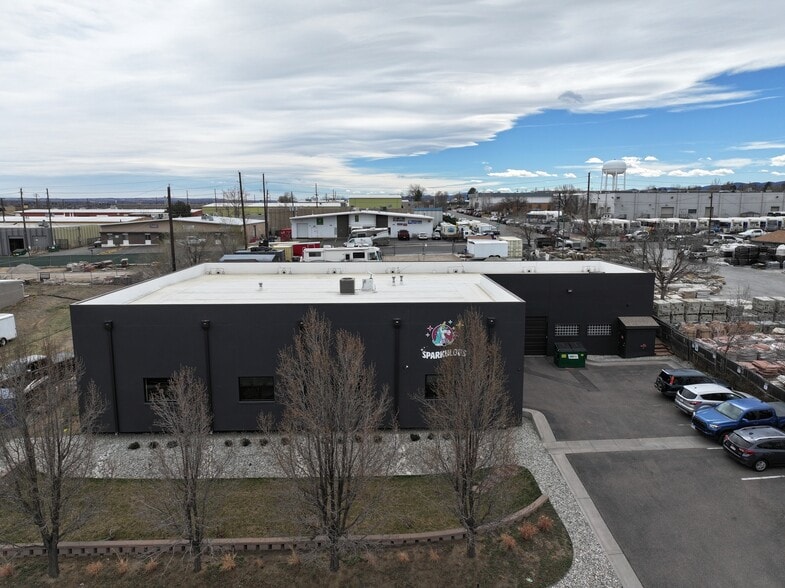 More Photos Of 2192 W College Ave, Englewood Warehouse For Sale