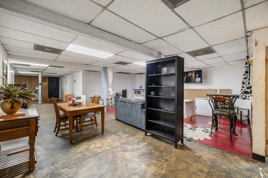 More Photos Of 9202 Ashville Dr, Houston Shelter For Sale