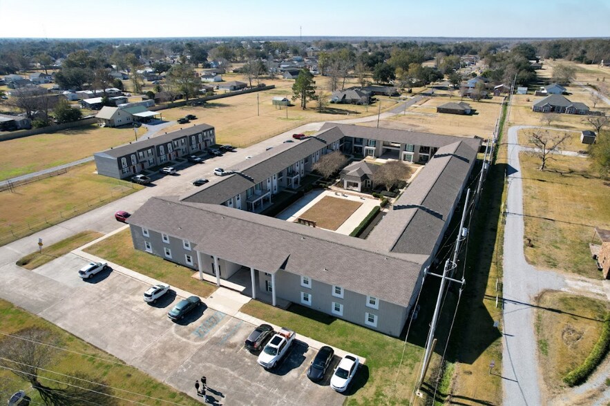 More Photos Of 15909 River Rd, Hahnville Apartments For Sale