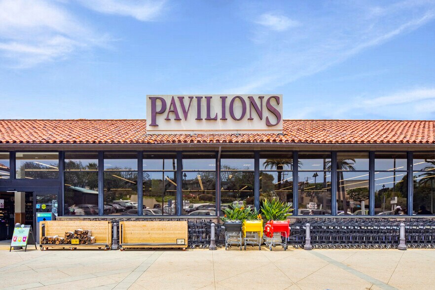 Primary Photo Of 29169 Heathercliff Rd, Malibu Restaurant For Lease