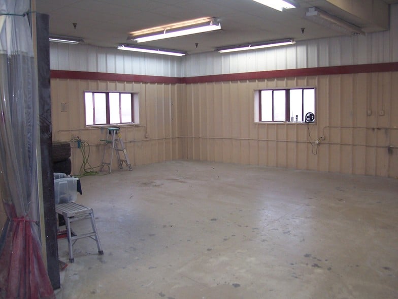 More Photos Of 4560 S Federal Blvd, Englewood Auto Repair For Sale