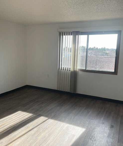 More Photos Of 439 W 25th St, Alliance Apartments For Sale