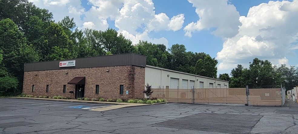 More Photos Of 4882 English Towne Dr, Memphis Warehouse For Lease