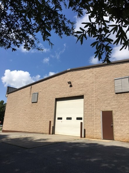 More Photos Of 2218 Statesville Blvd, Salisbury Warehouse For Sale