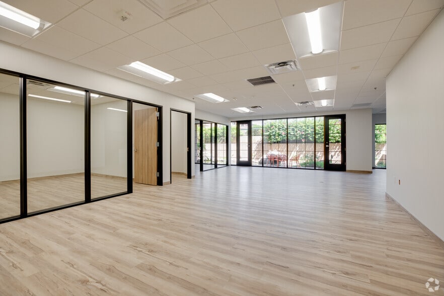 More Photos Of 2025 N 3rd St, Phoenix Unknown For Lease