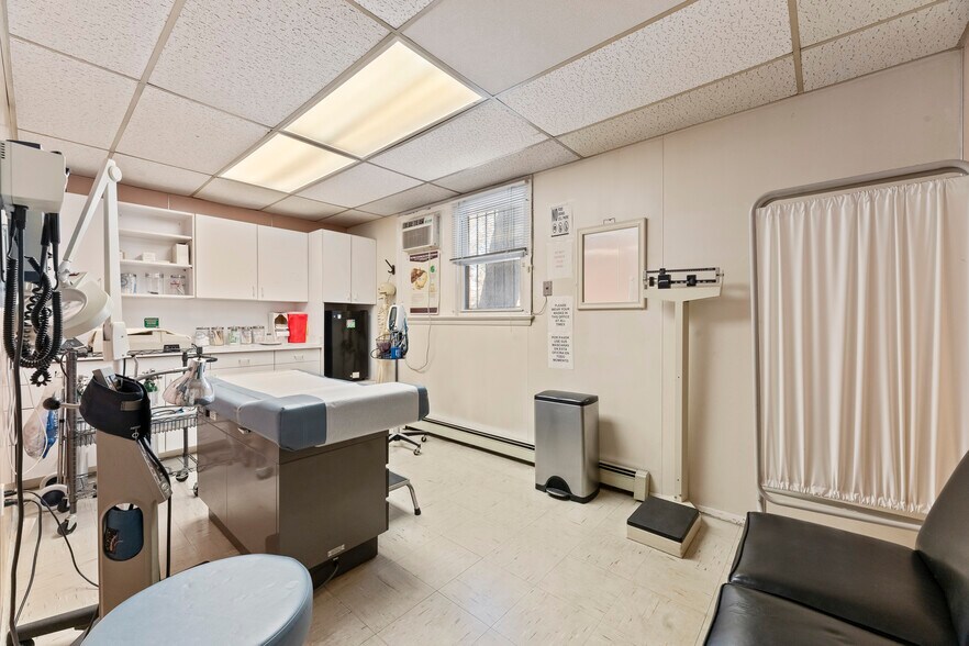 More Photos Of 137 Livingston Ave, New Brunswick Office Residential For Sale