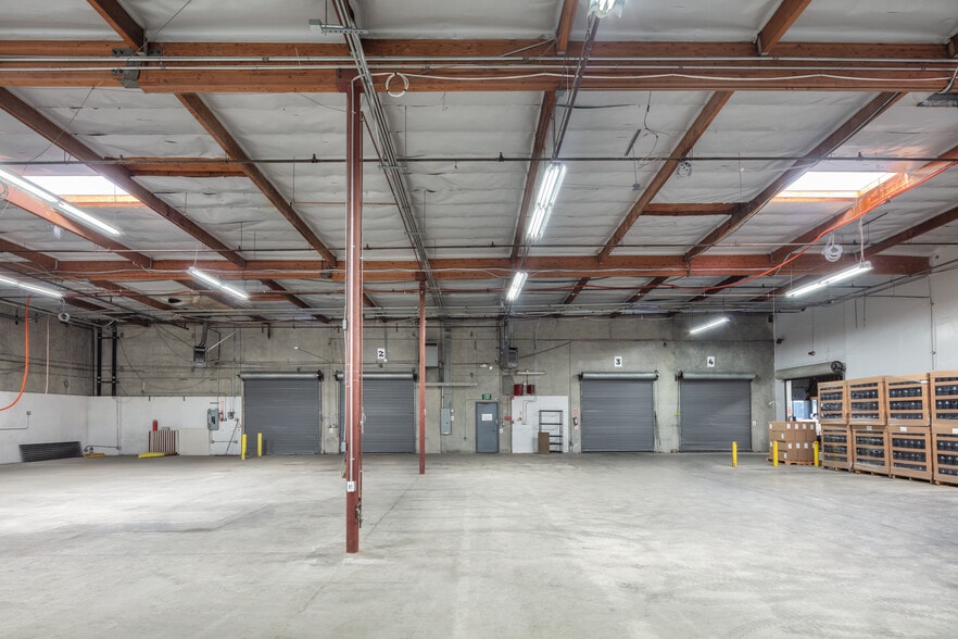 More Photos Of 2630 Business Park Dr, Vista Manufacturing For Sale