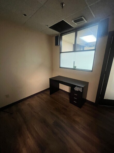 More Photos Of 5975 Sunset Dr, Miami Medical For Lease