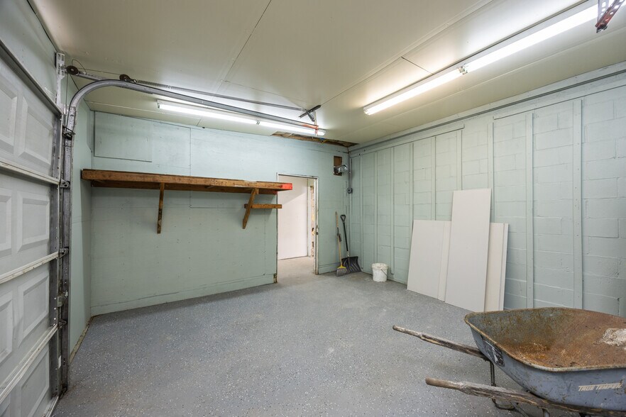 More Photos Of 320 Tilton Rd, Northfield Warehouse For Lease