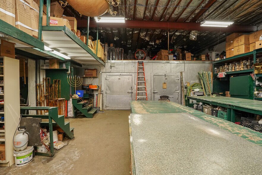 More Photos Of 315-321 Hendrickson Ave, Lynbrook Warehouse For Sale