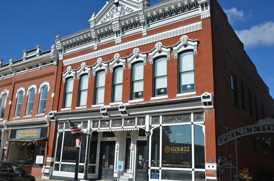 More Photos Of 11 Benton Ave E, Albia Restaurant For Sale