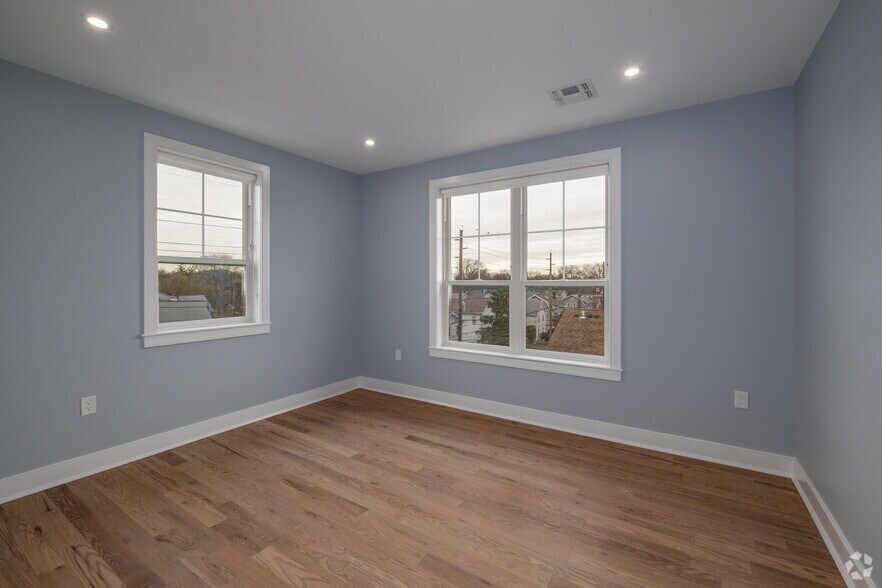 More Photos Of 106-108 Montgomery St, Bloomfield Apartments For Sale