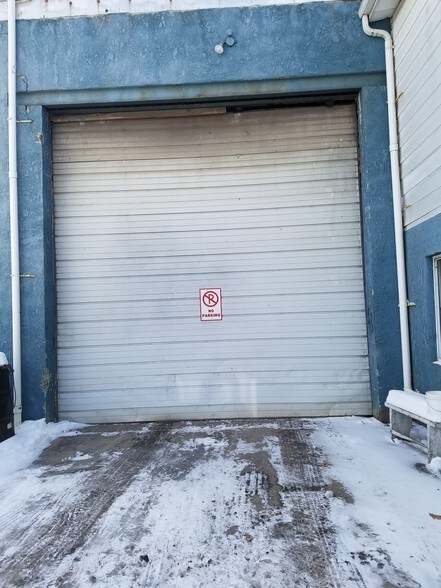 More Photos Of 922 Sanderson St, Throop Service For Sale