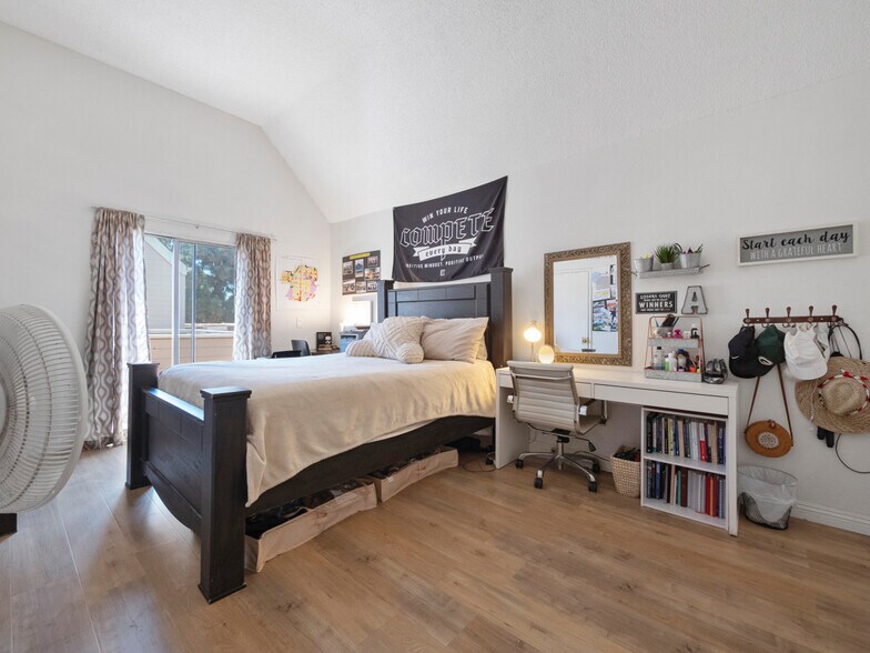 More Photos Of 311-313 E Pine St, Santa Ana Apartments For Sale