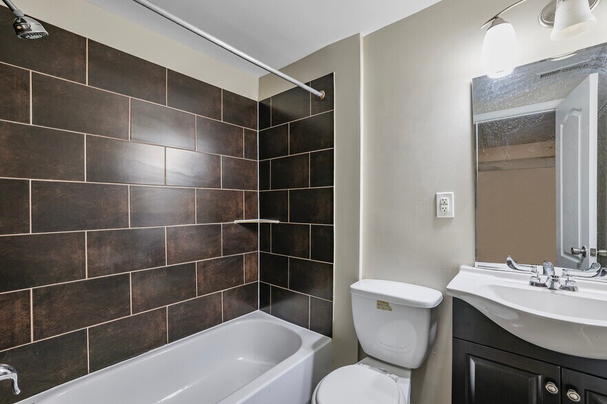 More Photos Of 302 V St NE, Washington Multifamily For Sale