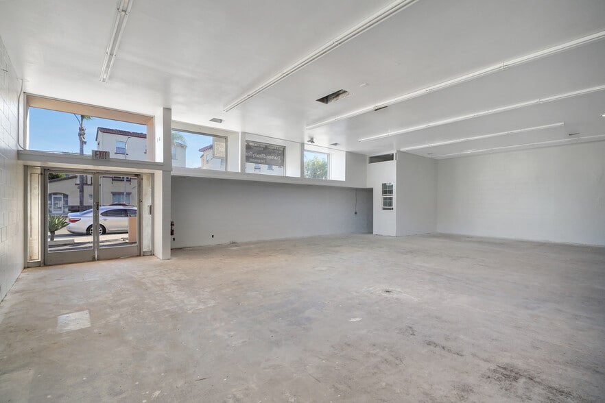 More Photos Of 233 W Harvard Blvd, Santa Paula Freestanding For Lease