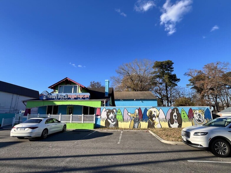 More Photos Of 2220 Laskin Rd, Virginia Beach Freestanding For Sale