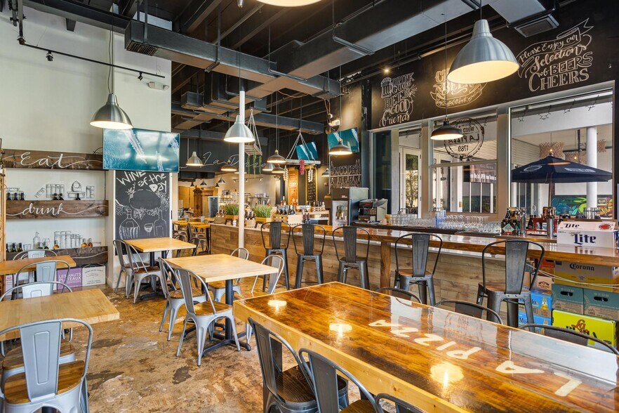 More Photos Of 5840 SW 71st St, South Miami Restaurant For Lease